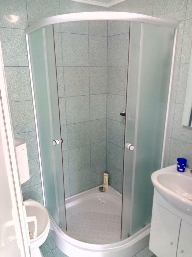 Camere De Inchiriat Carpati ฮูเนโดอารา ภายนอก รูปภาพ